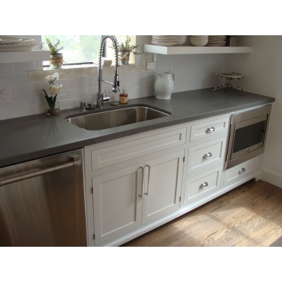 comptoirs en quartz gris foncé