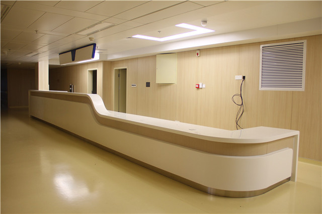 La table d'hôpital est plus exigeante - l'application de la surface solide à l'hôpital Xiangya à Changde